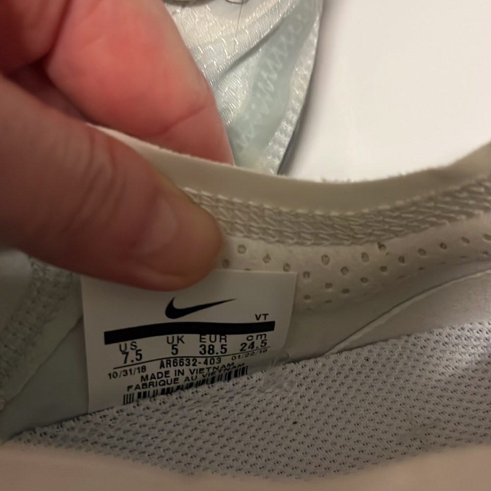 Nike Air VaporMax 2019 women’s “Ghost Aqua” - Picture 11 of 13